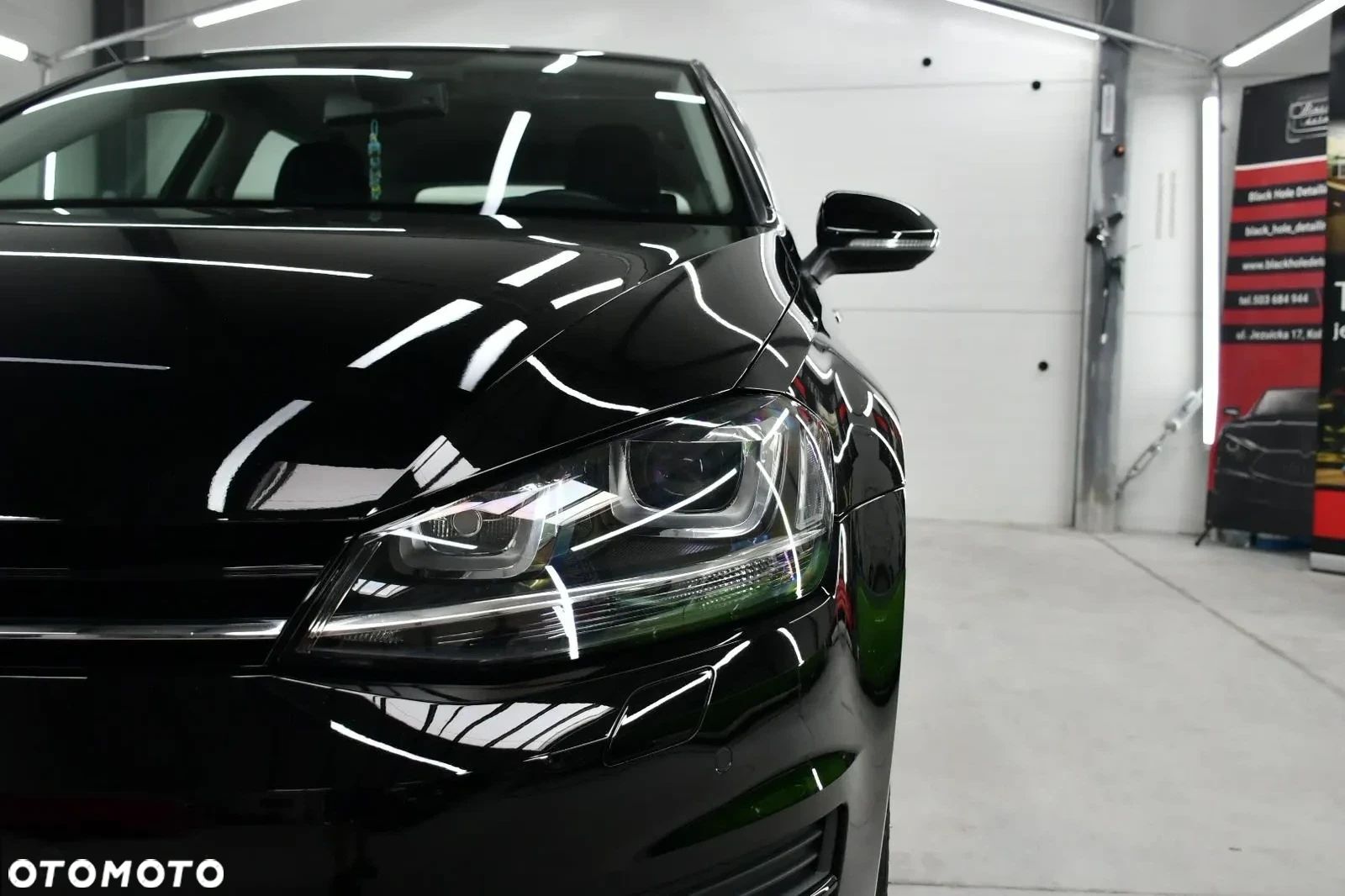 Volkswagen Golf - 1