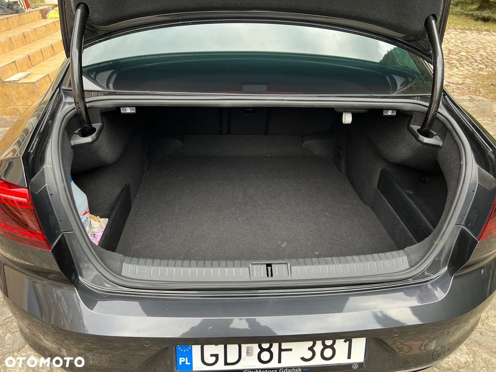 Volkswagen Passat - 15