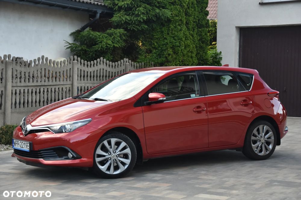 Toyota Auris 1.6 Premium Comfort - 4