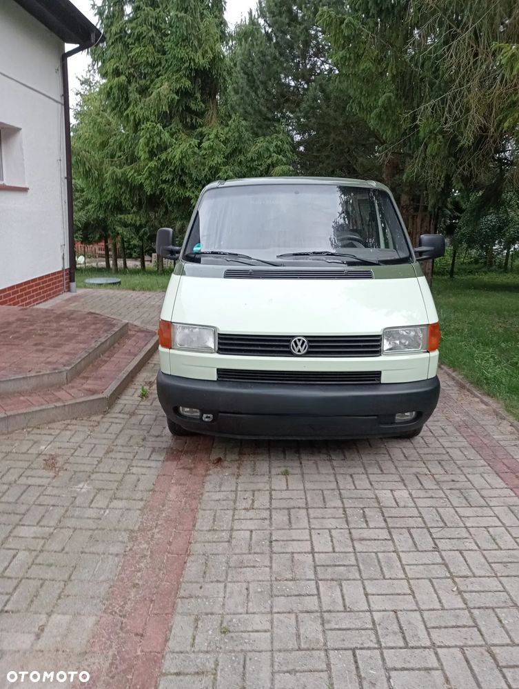 Volkswagen Transporter - 1