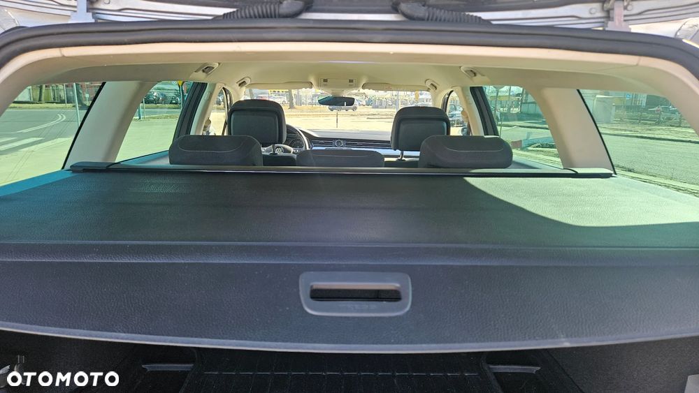 Volkswagen Passat - 15