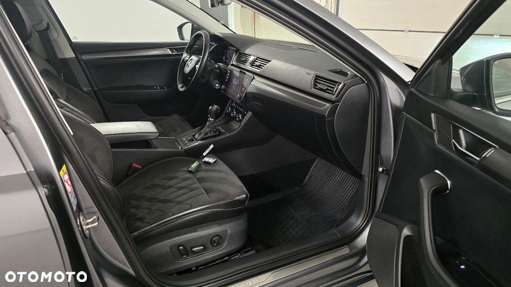 Skoda Superb 2.0 TDI SCR Sportline DSG - 8