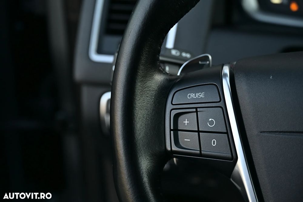 Volvo XC 60 D4 Geartronic Summum - 18