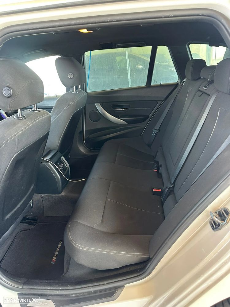 BMW 320 d Auto Line Sport — fotografia 10