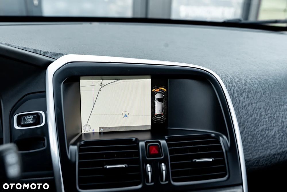 Volvo XC 60 D5 AWD RDesign - 37