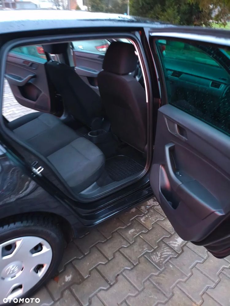 Skoda RAPID 1.2 TSI Active Green tec - 11