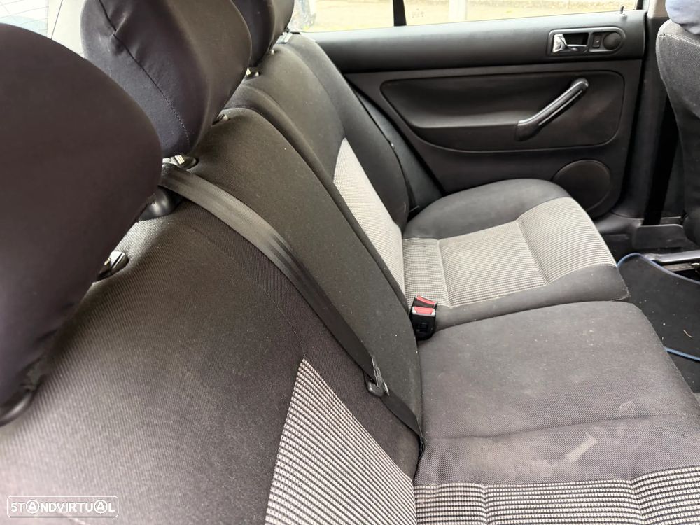 VW Golf 1.9 TDi Highline - 19