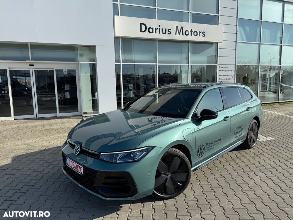 Volkswagen Passat - 1