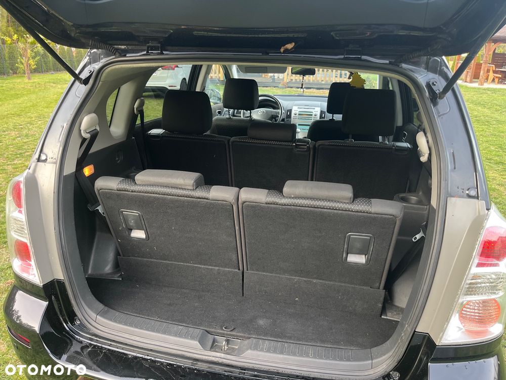Toyota Corolla Verso - 11