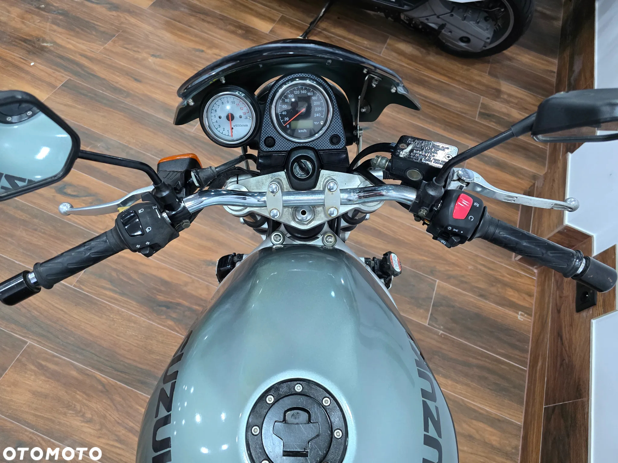 Suzuki SV - 6