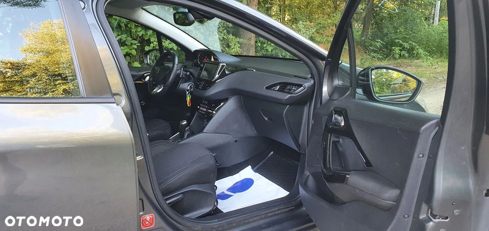 Peugeot 208 - 6