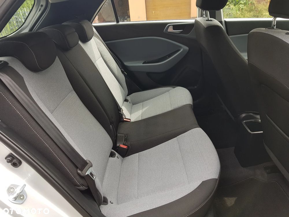 Hyundai i20 1.2 Passion Plus - 28