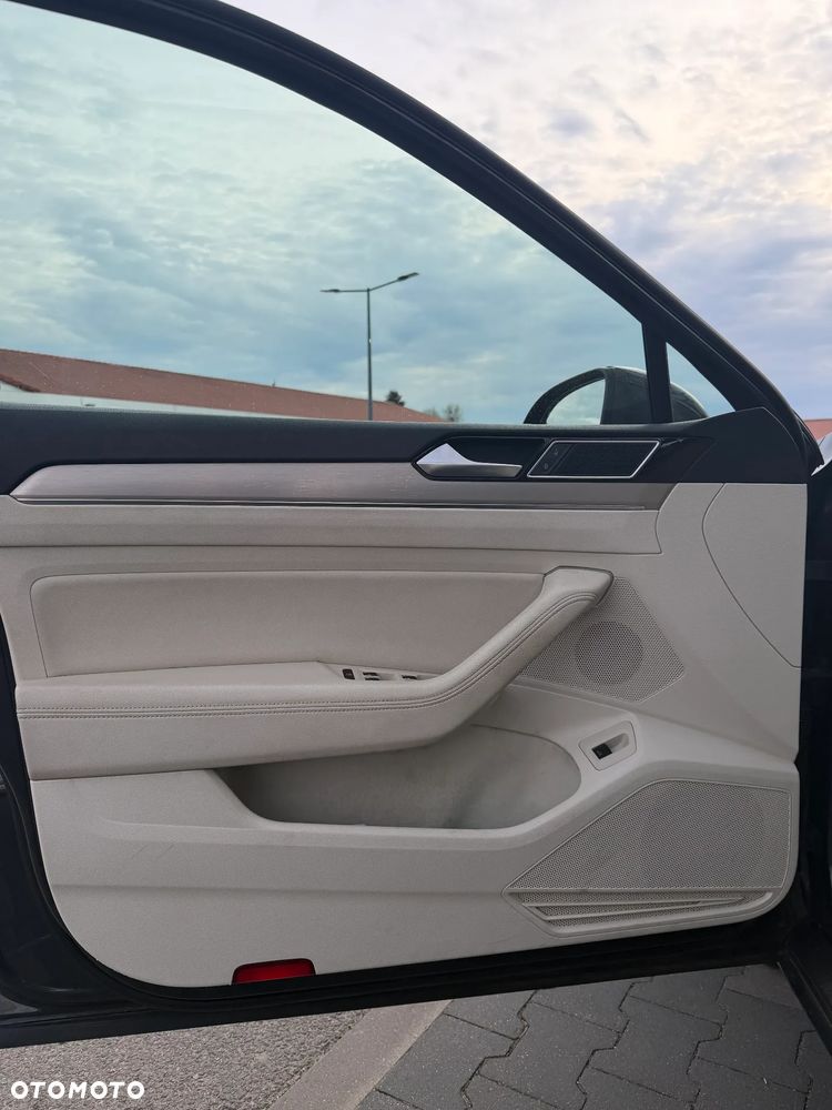 Volkswagen Passat 2.0 TDI BMT Comfortline DSG - 9