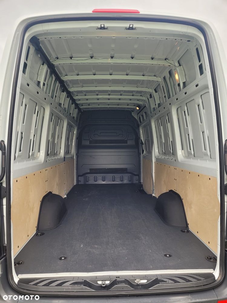 Mercedes-Benz Sprinter - 14