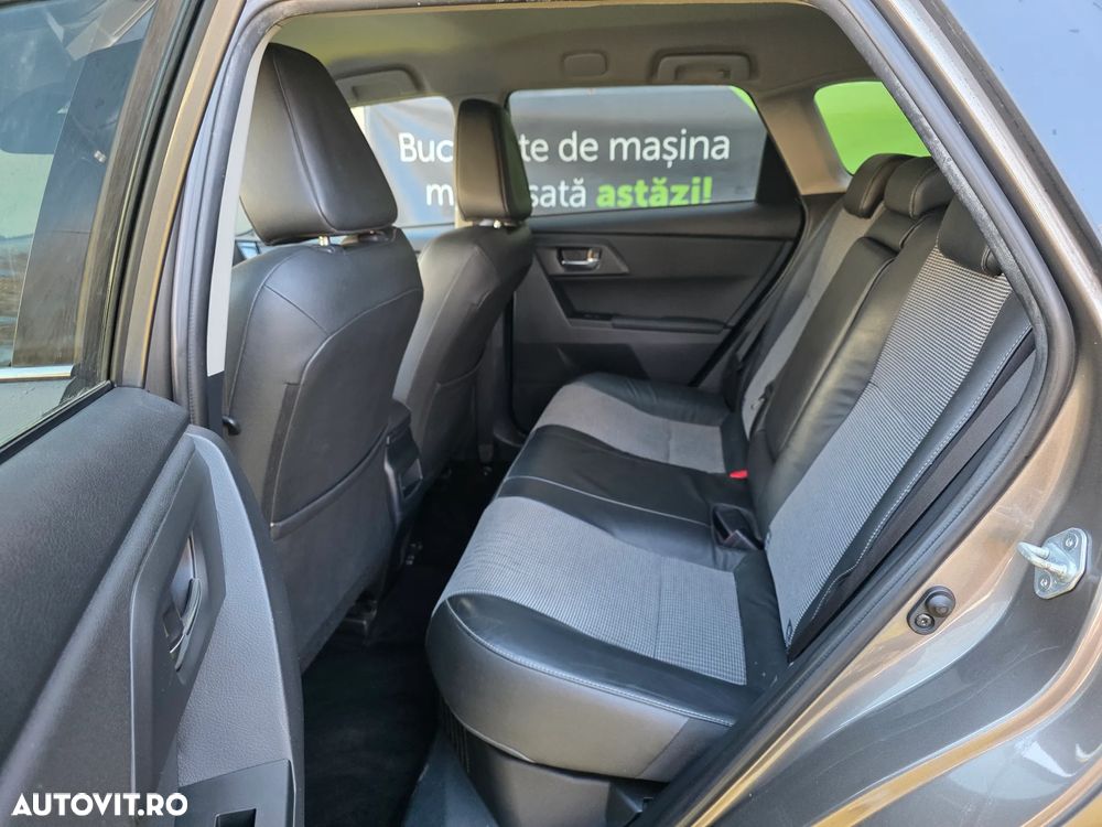 Toyota Auris 1.8 L VVT-i TS Hybrid Sol+ - 10