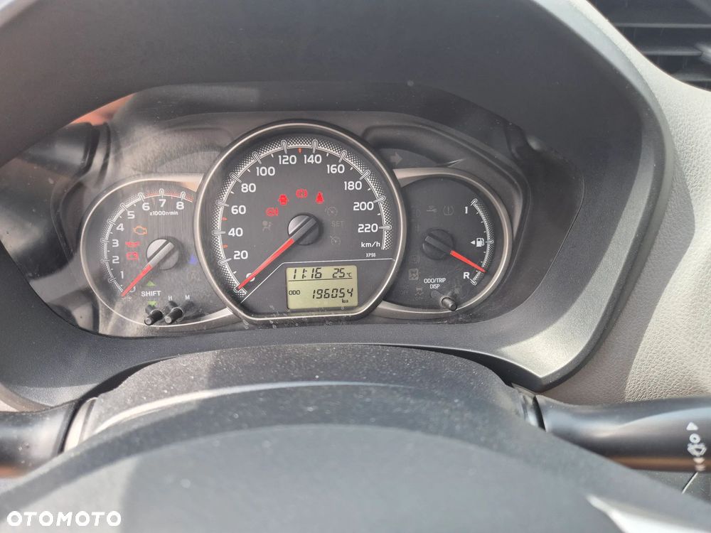 Toyota Yaris 1.33 Premium - 18