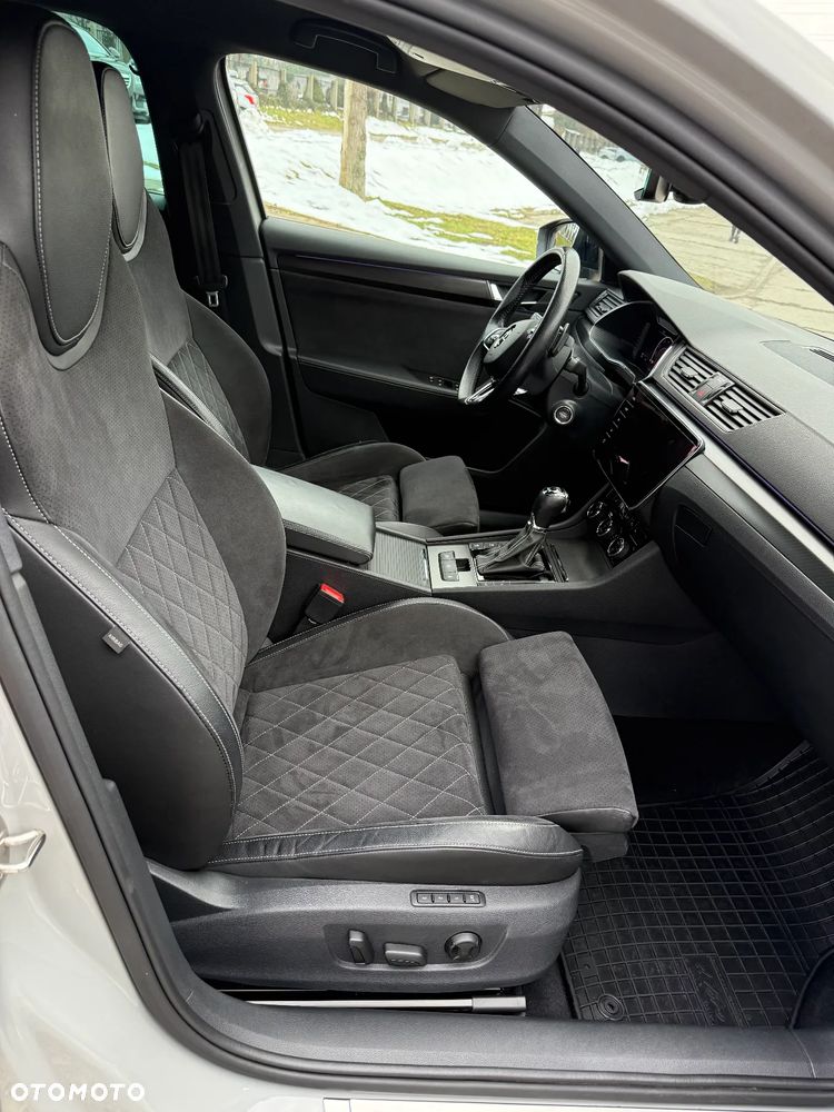 Skoda Superb 2.0 TDI SCR 4x4 Sportline DSG - 8