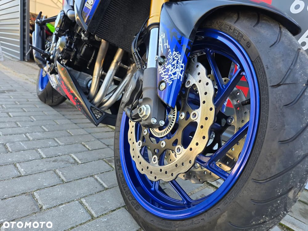Suzuki GSX - 29