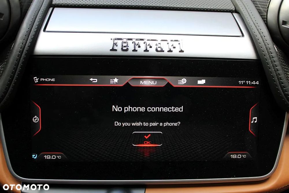 Ferrari GTC4Lusso - 38