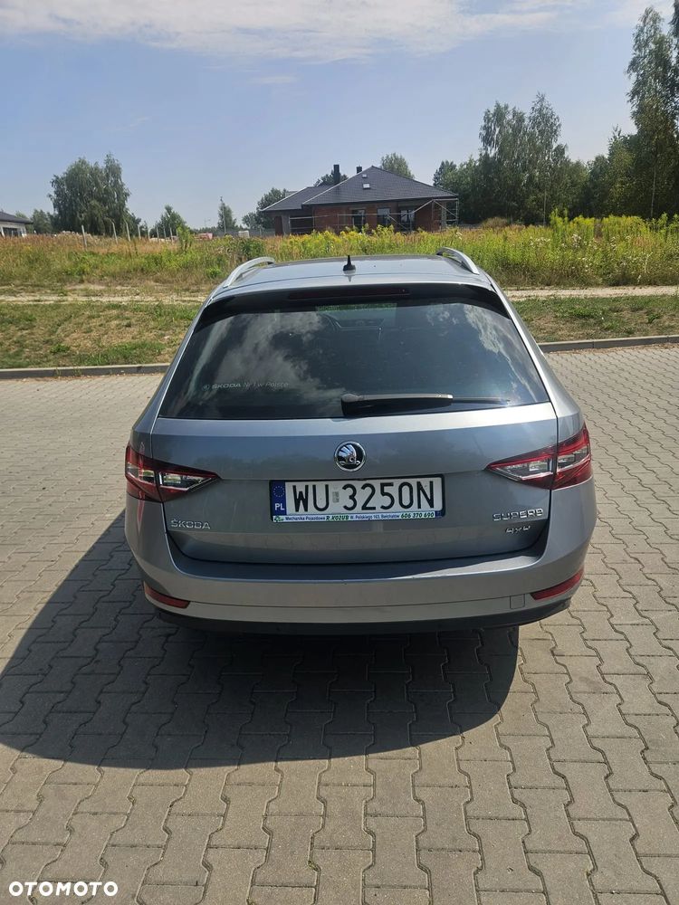 Skoda Superb 2.0 TDI 4x4 L&K DSG - 11
