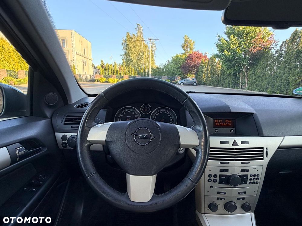 Opel Astra 1.6 Innovation - 18