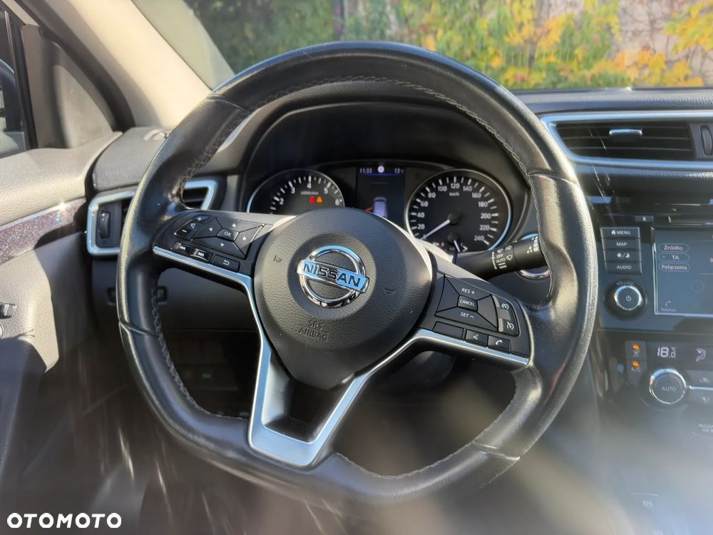 Nissan Qashqai 1.3 DIG-T N-Connecta DCT - 9
