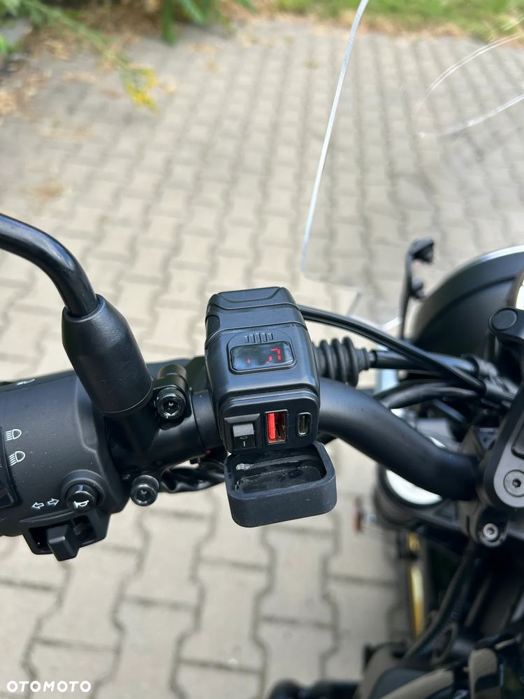 Yamaha XSR - 10