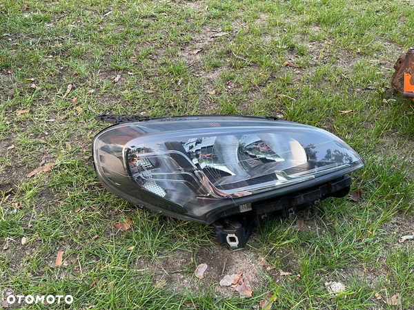 Lampa przednia prawa FIAT DOBLO 2009 - 2024