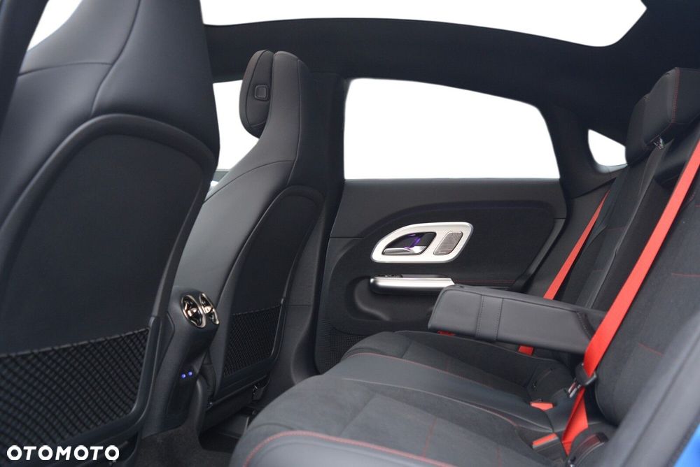 Mercedes-Benz CLA - 8