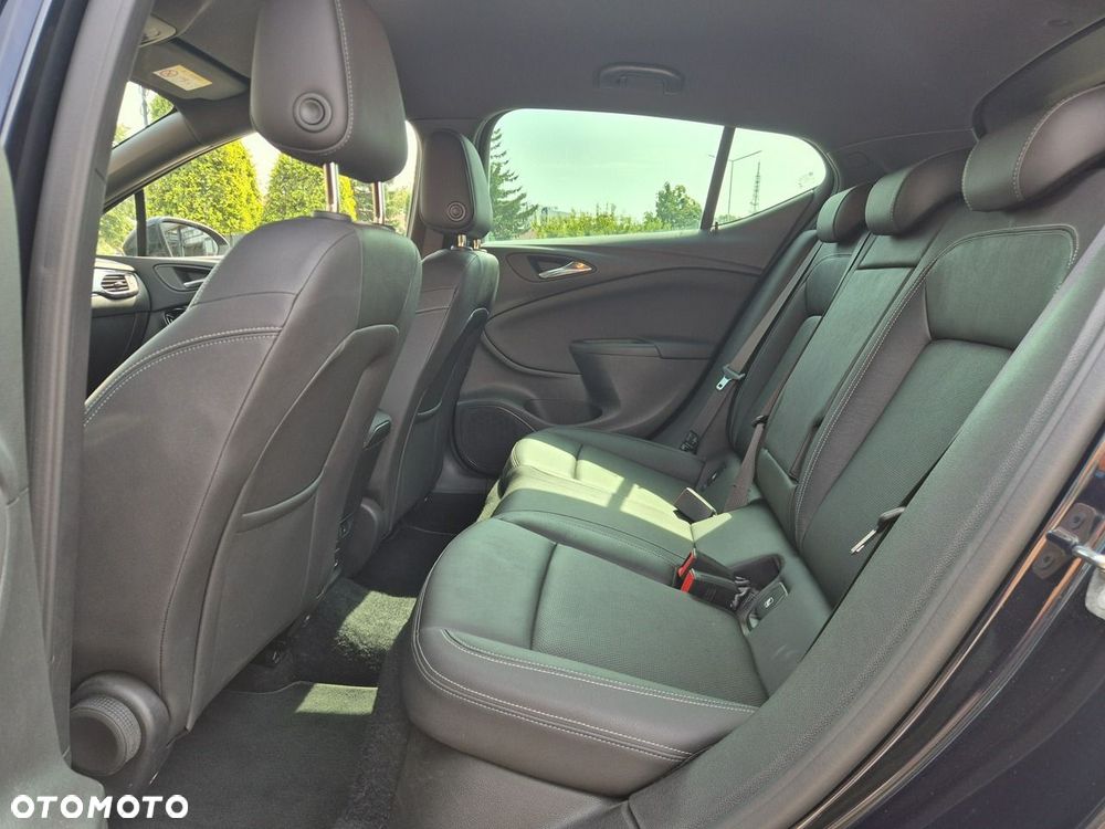 Opel Astra 1.4 T GPF Dynamic S&S - 18
