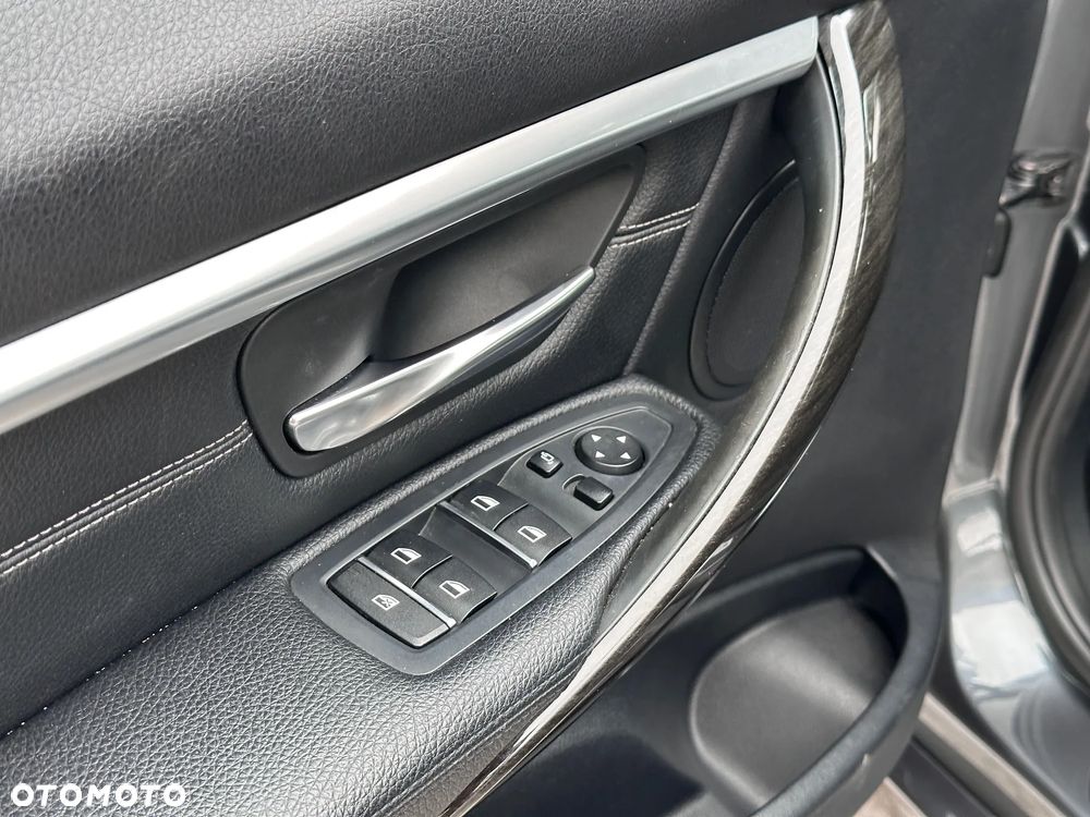 BMW Seria 3 328i xDrive Sport-Aut - 16