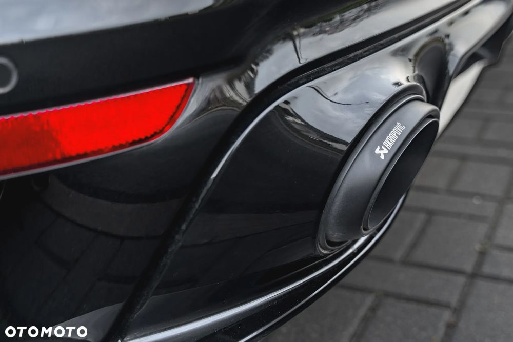 Porsche 911 Turbo S - 17