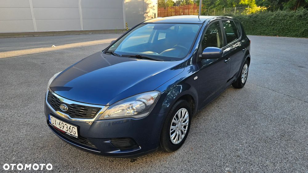 Kia Ceed - 22
