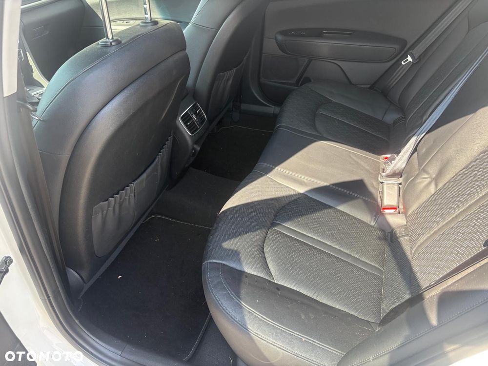 Kia Optima - 14