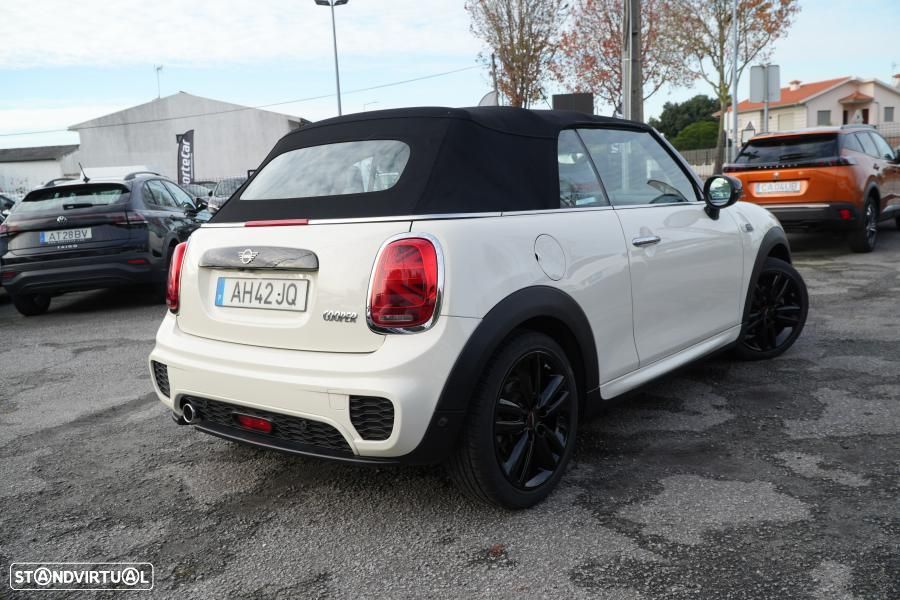 MINI Cabrio Cooper Premium Plus JCW Auto - 4