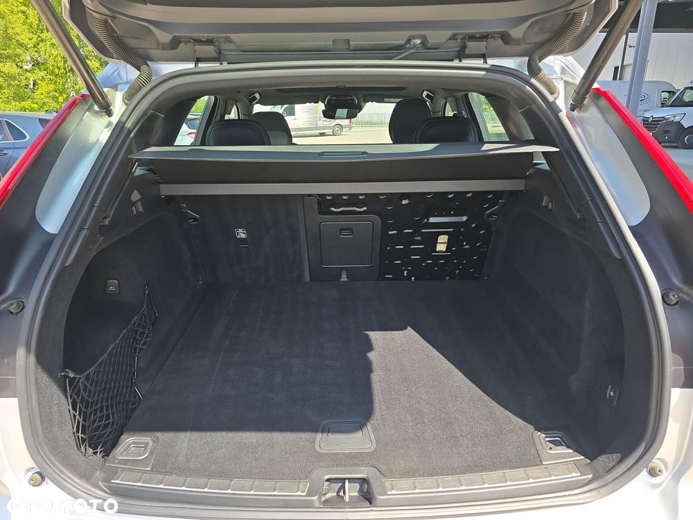Volvo XC 60 B4 D AWD R-Design - 10