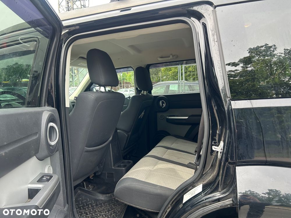 Dodge Nitro 2.8 CRD SE - 16