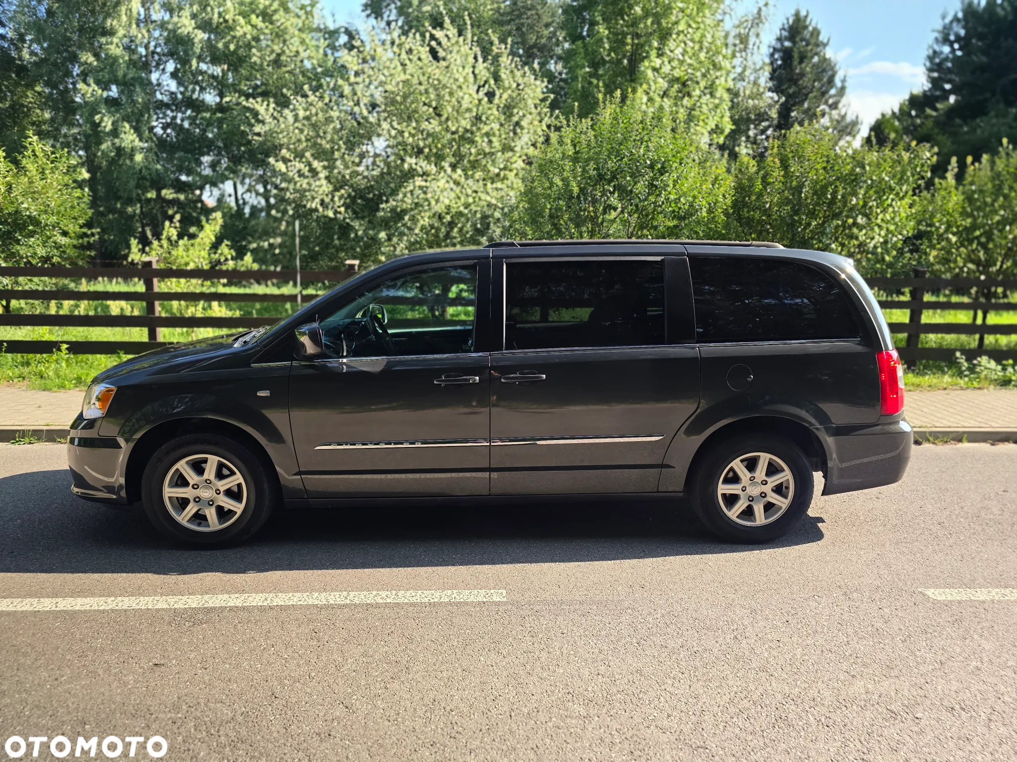 Chrysler Town & Country 3.6 Limited - 17