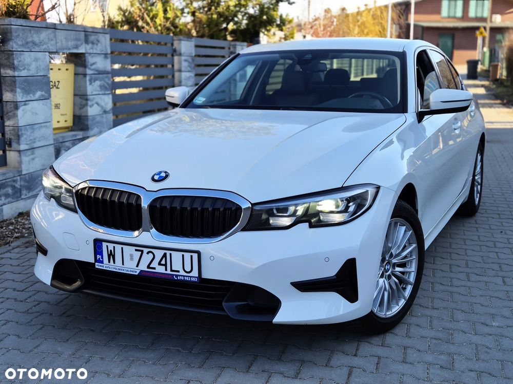 BMW Seria 3 318i Sport Line