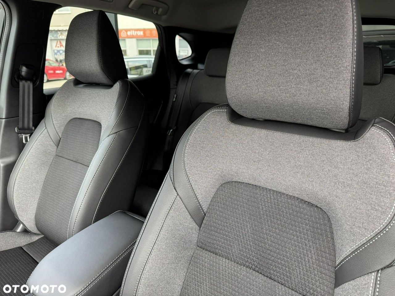Nissan Qashqai 1.3 DIG-T mHEV N-Connecta - 17