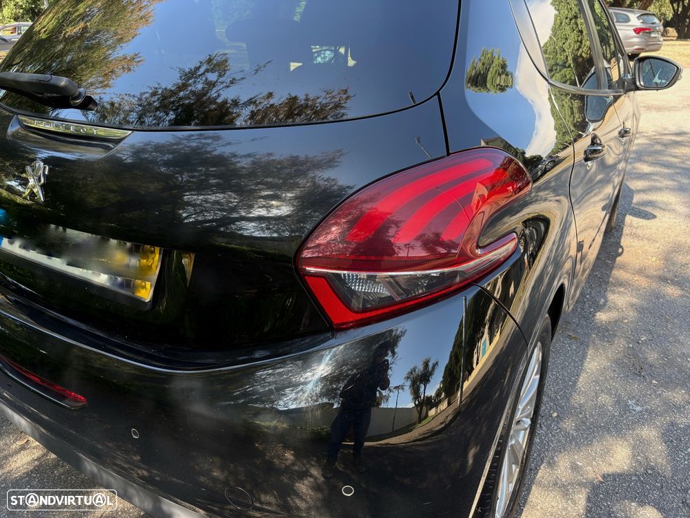 Peugeot 208 1.2 PureTech Style - 15