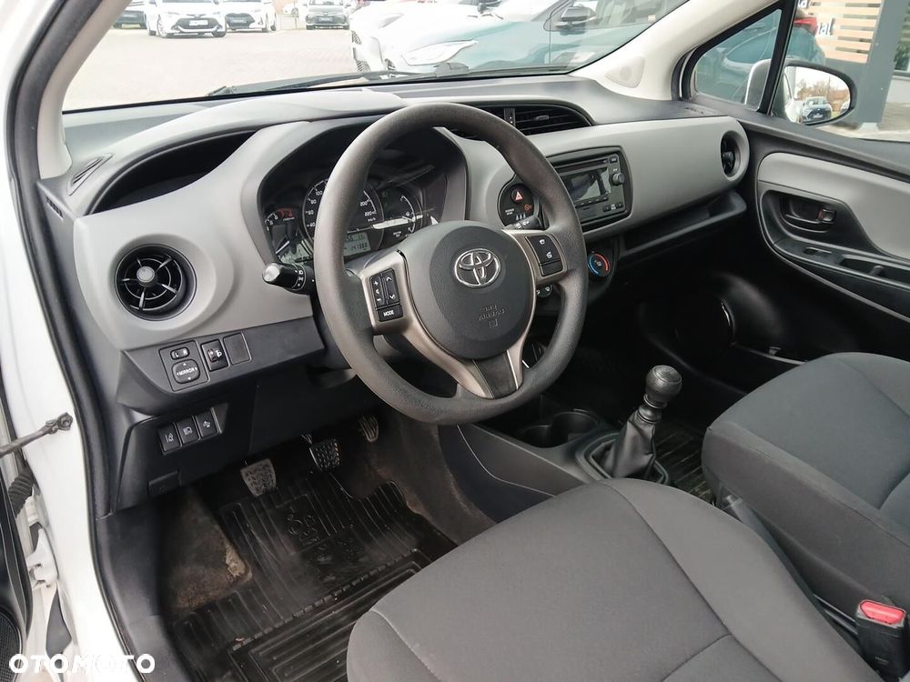 Toyota Yaris - 17