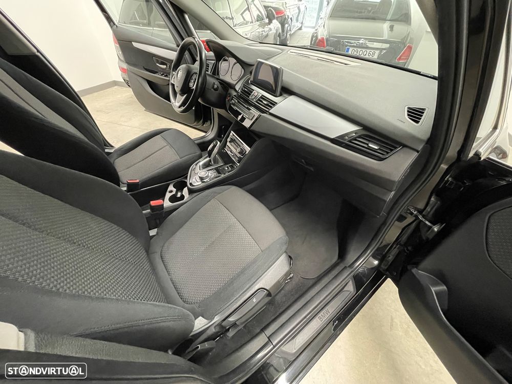 BMW 216 Active Tourer d Auto - 10