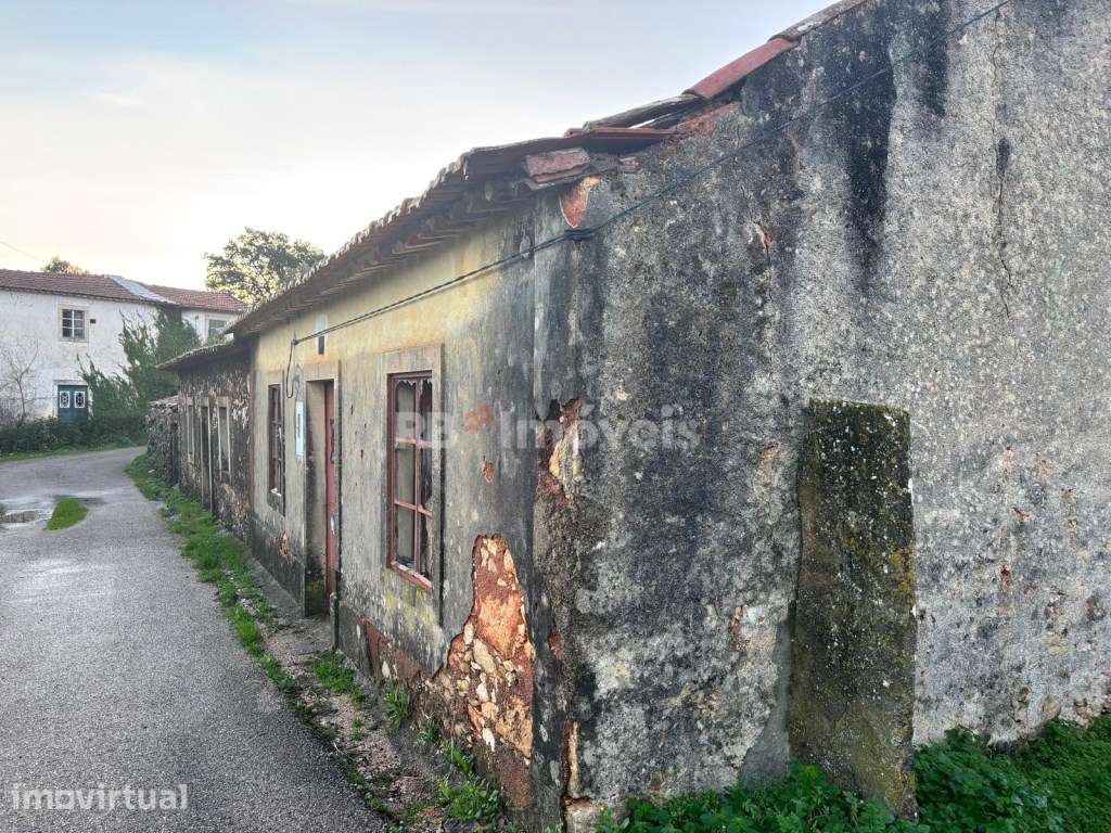 2 Casas para recuperar em Vale de Colmeias, Tomar - Grande imagem: 4/5