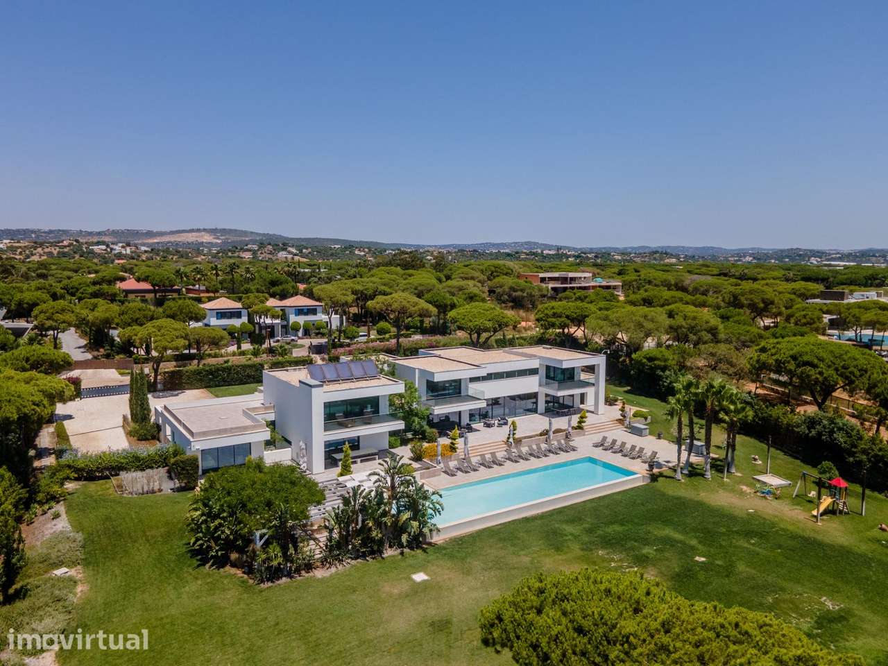 Uma Obra-Prima Contemporânea no Pinhal Velho em Vilamoura - Grande imagem: 4/57