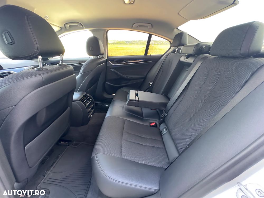 BMW Seria 5 530i xDrive AT - 13