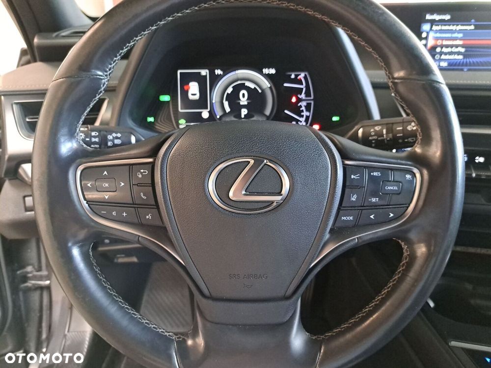 Lexus UX - 32