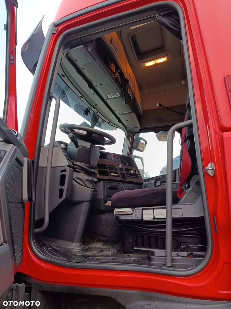 Renault T