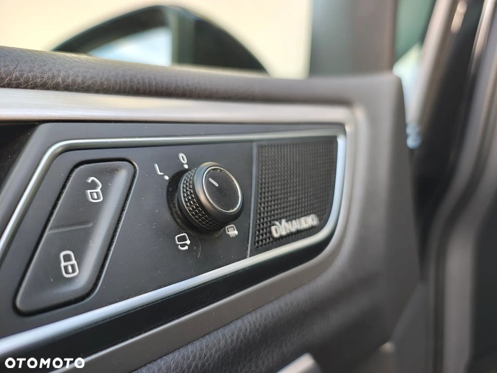 Volkswagen Golf Sportsvan SV 2.0 TDI BMT Highline - 36