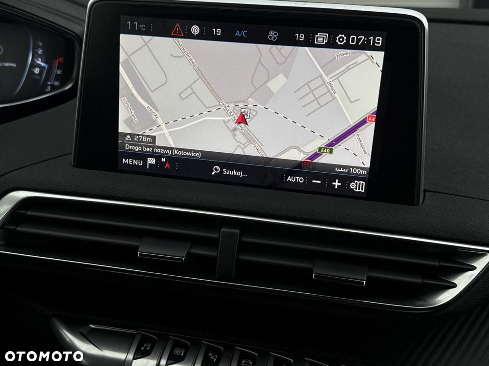Peugeot 3008 1.2 PureTech Allure S&S - 18